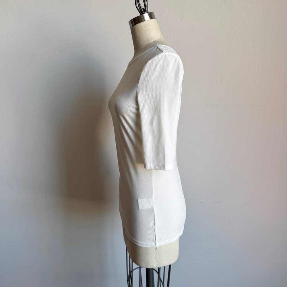 AMOMENTO White Ribbed Cut-out Back T-Shirt - Picture 4 of 10